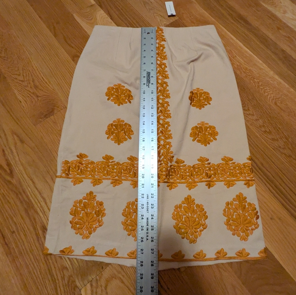 Anthropologie - Adorable Cream Skirt With Orange Embroidery NWT - Size 14 - Picture 5 of 7